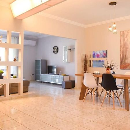 Willa Cozy Flat On The Main Square, 10Min To The Sea Kalamata Zewnętrze zdjęcie