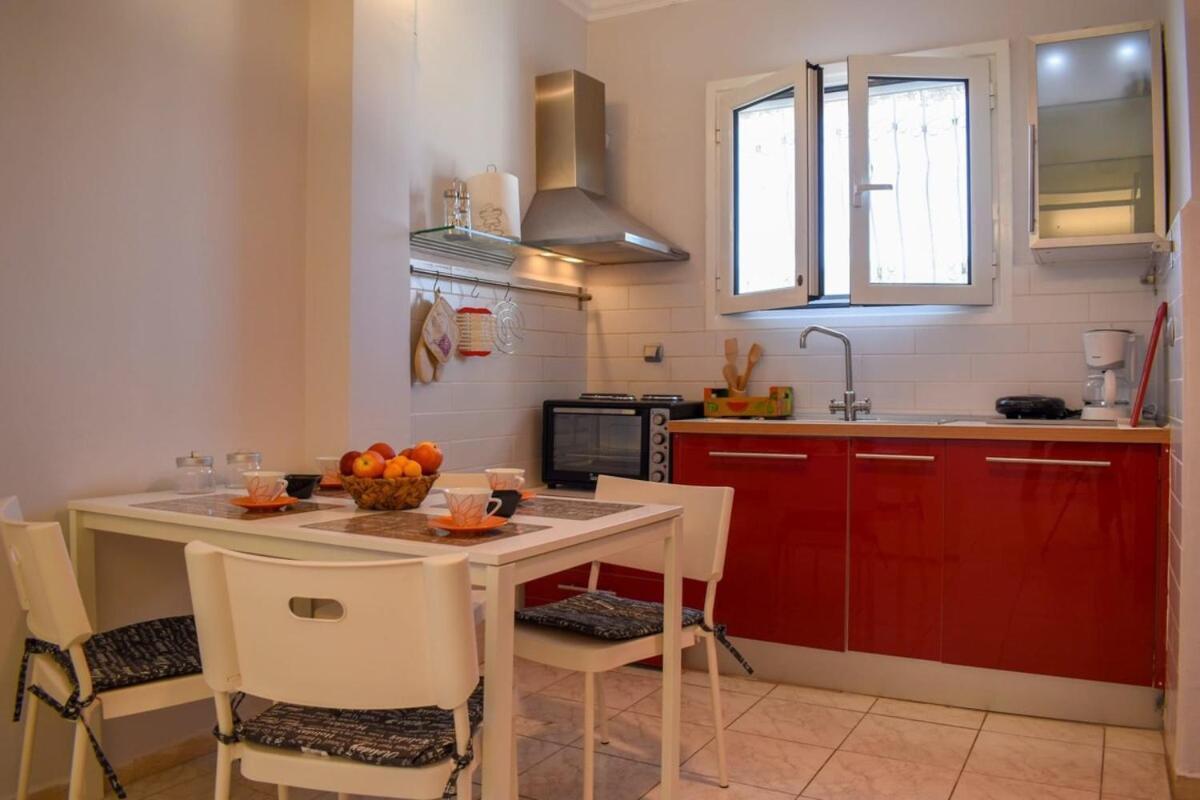 Willa Cozy Flat On The Main Square, 10Min To The Sea Kalamata Zewnętrze zdjęcie