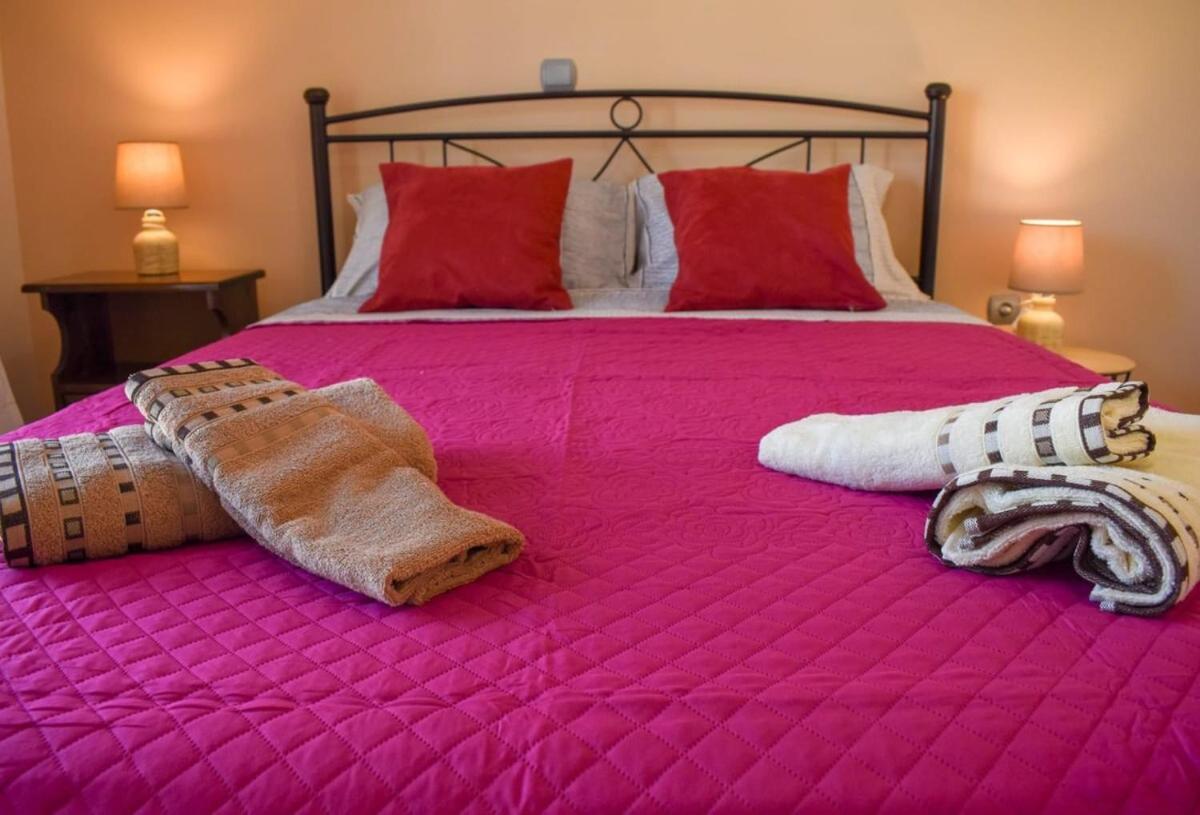 Willa Cozy Flat On The Main Square, 10Min To The Sea Kalamata Zewnętrze zdjęcie