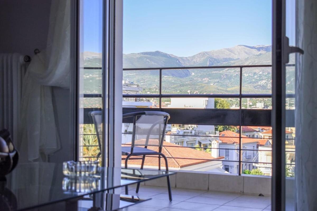 Willa Cozy Flat On The Main Square, 10Min To The Sea Kalamata Zewnętrze zdjęcie
